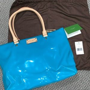 BUNDLE ALERT ♠️ Kate Spade ♠️ Tote and a Zippy Wallet bundle!